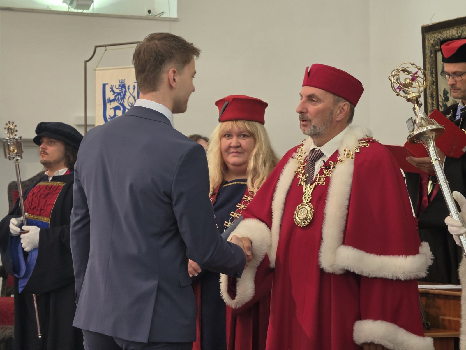 Plzeňská pedagogická fakulta slaví úspěch! Vychovala 579 absolventů, mezi nimi i desítky potřebných učitelů