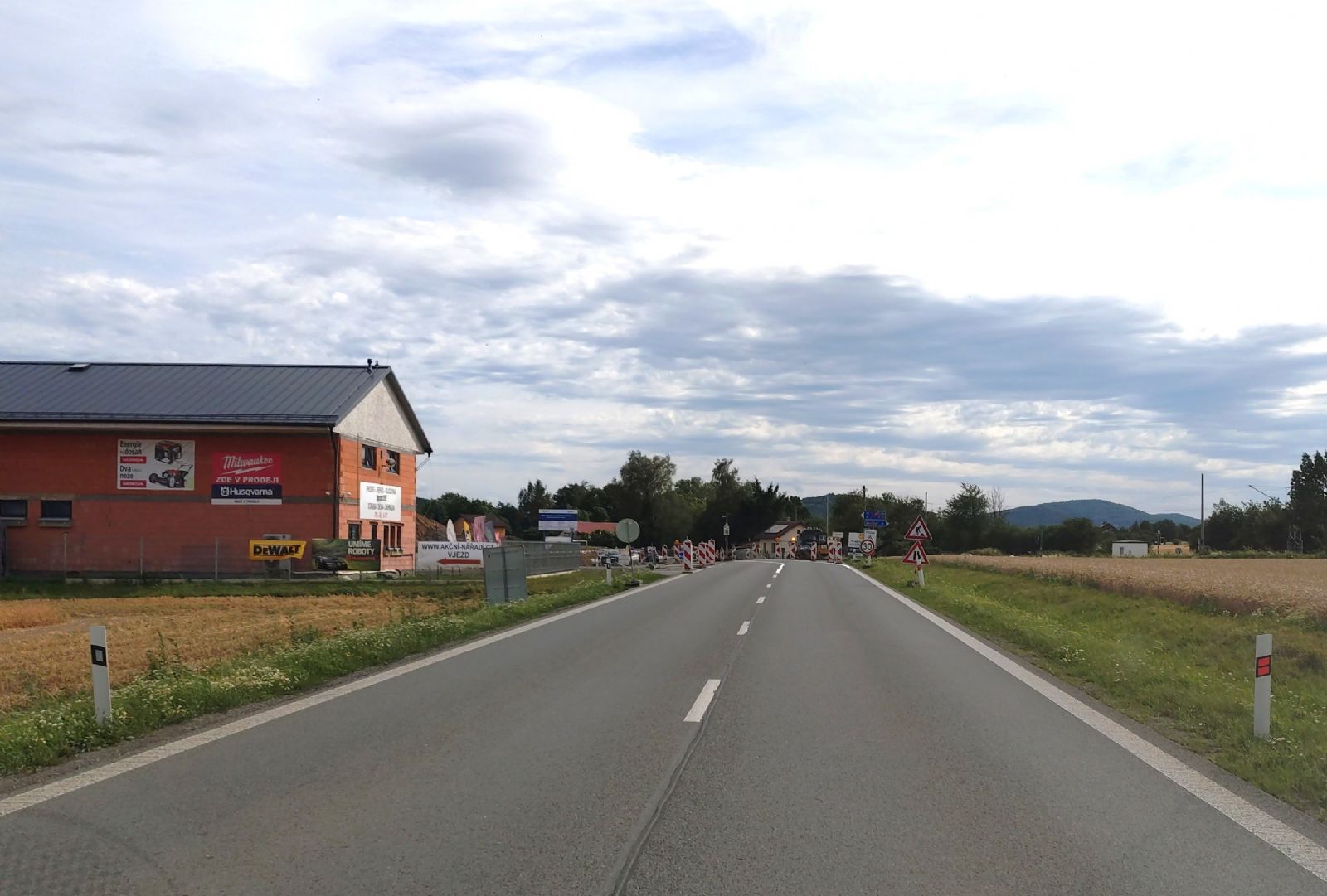 Na Klatovy konečně bez omezení! Nový kruhový objezd v Lužanech se otevře řidičům