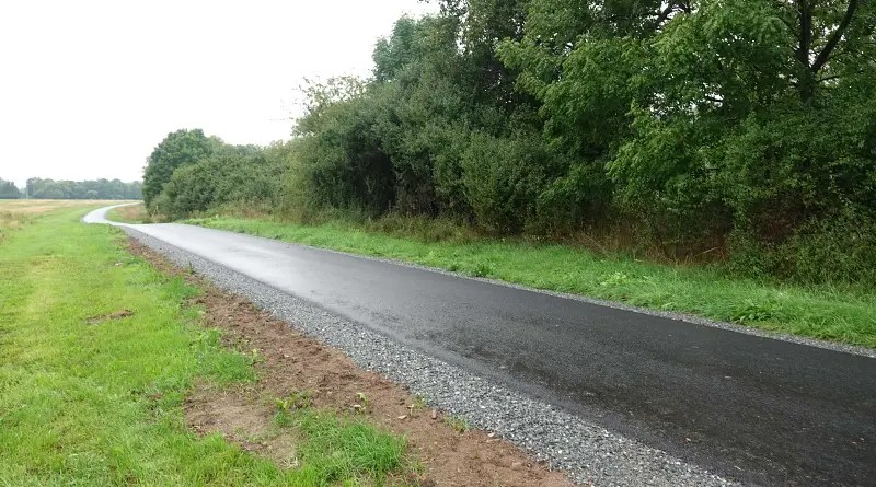 Mezi Plzní a Starým Plzencem se otevřela nová cyklostezka. Chodci i cyklisté se vyhnou autům