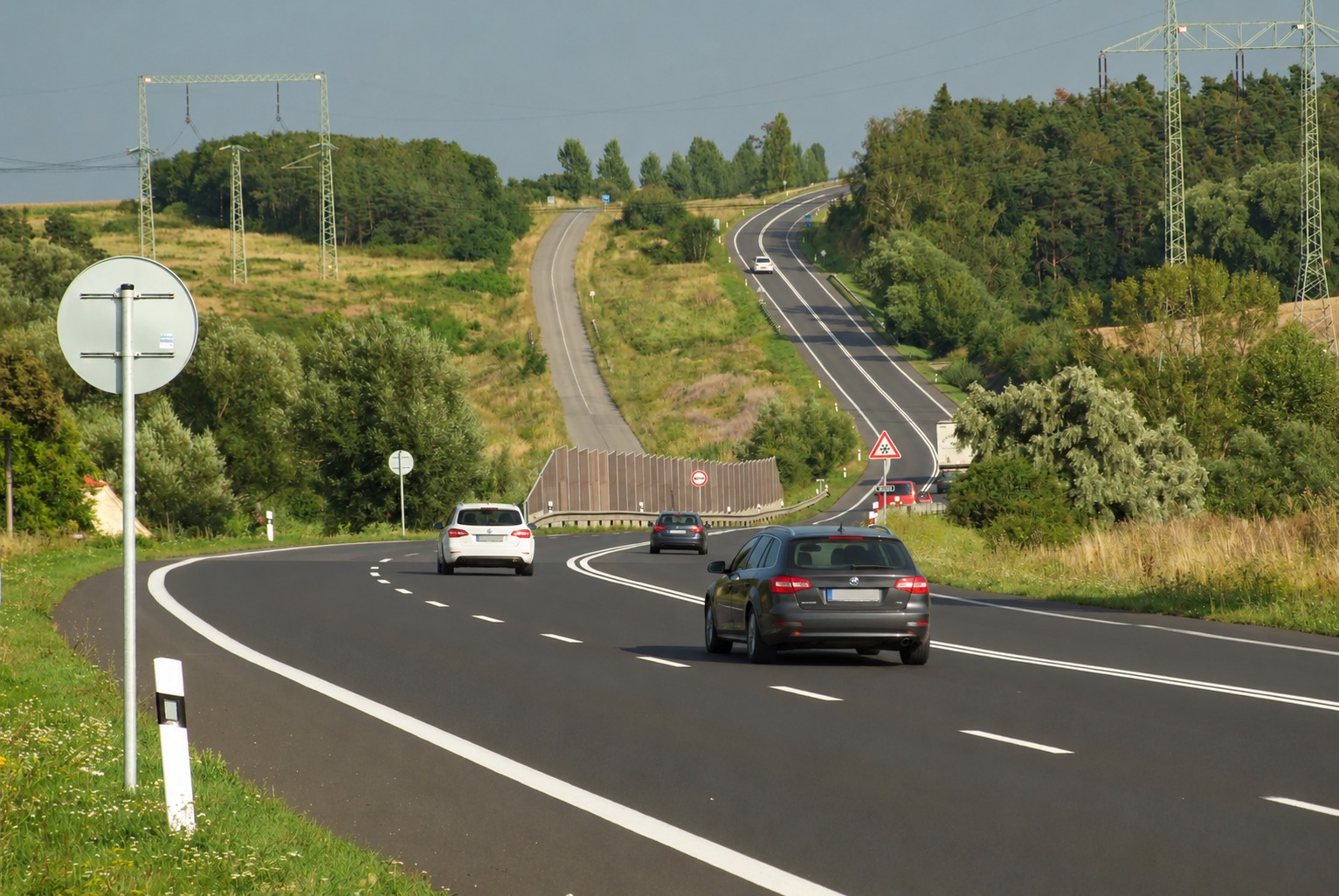 Rychlostní rekordman policejní akce! Na Domažlicku jel 154 km/h, přišel o řidičák