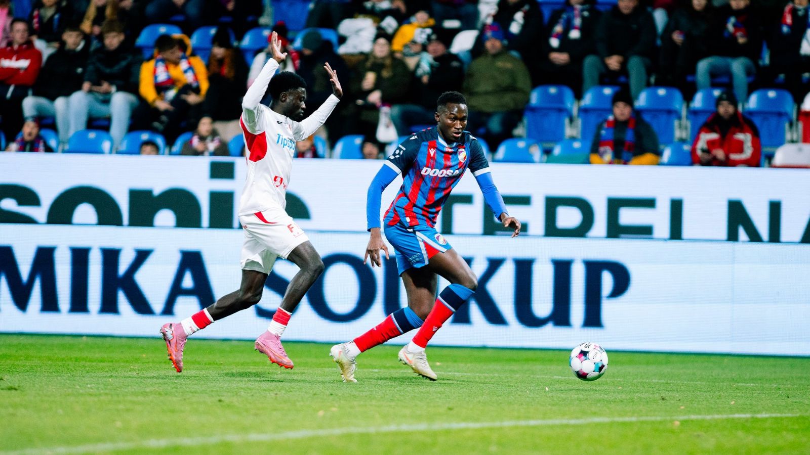 obrázek: Plzeň doma padla s Pardubicemi 1:2 v Doosan Areně. Třetí domácí porážka sezony