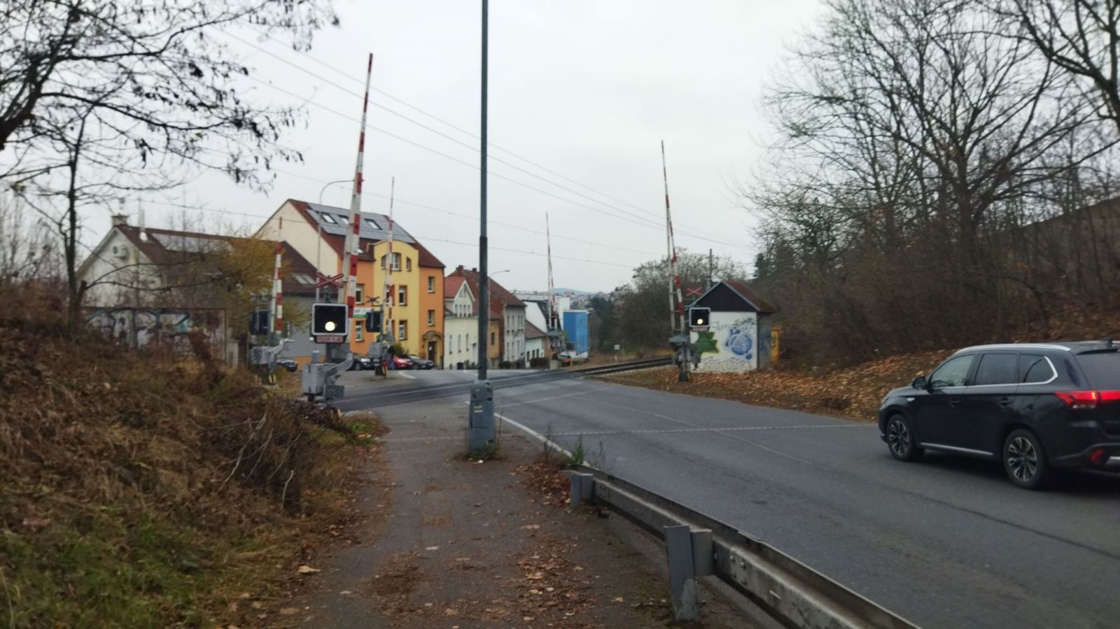 Přejezd v Samaritské ulici v Plzni se na měsíc uzavře. Změní se i trasa autobusu 29