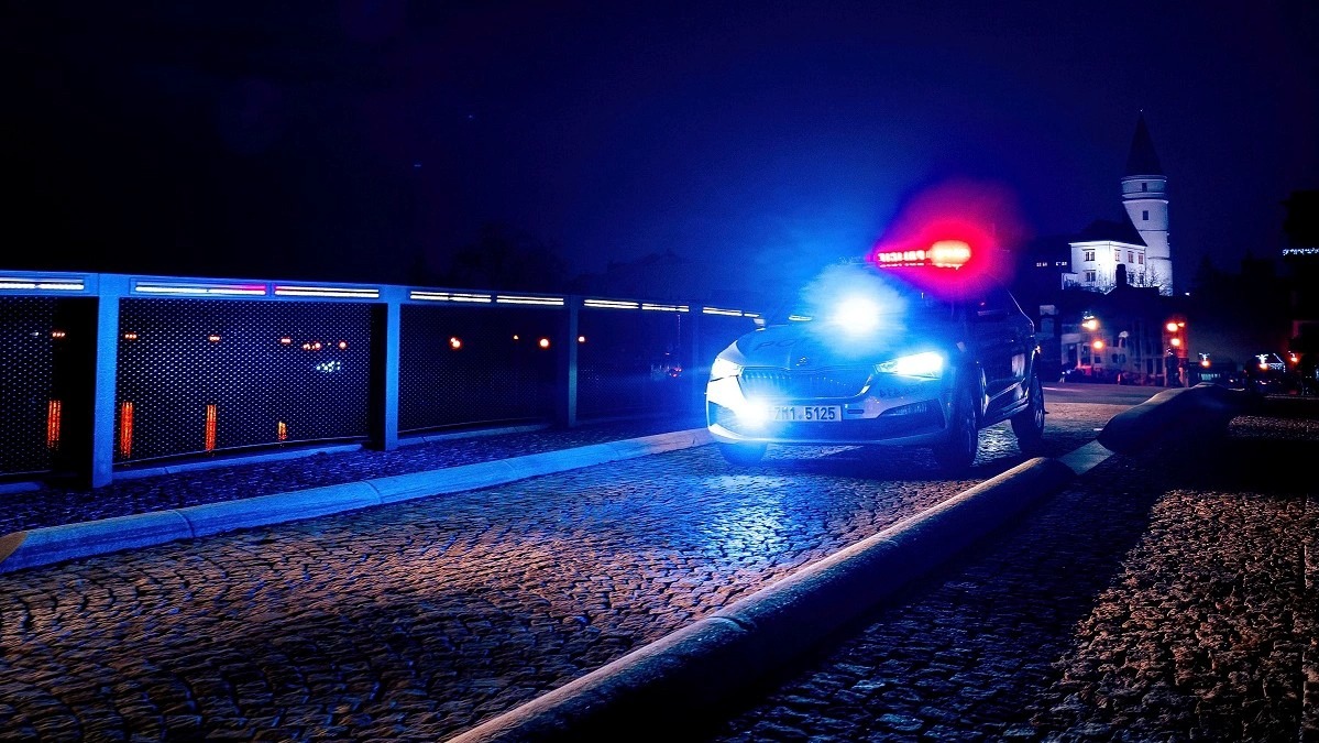 Policie obvinila 17letého mladíka z pokusu o vraždu běžkyně v Plzni. Hrozí mu vazba