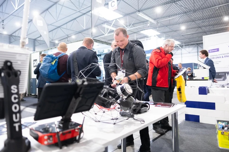 Drony, chytré kamery i detektory střelby. Plzeňská SIT se představila na Future Forces Forum v Praze