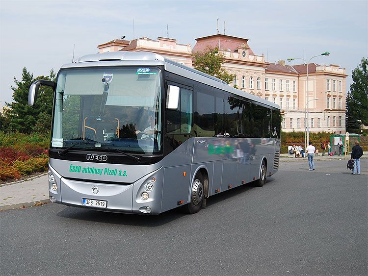 Změny jízdních řádů linkových autobusů začínají platit od neděle
