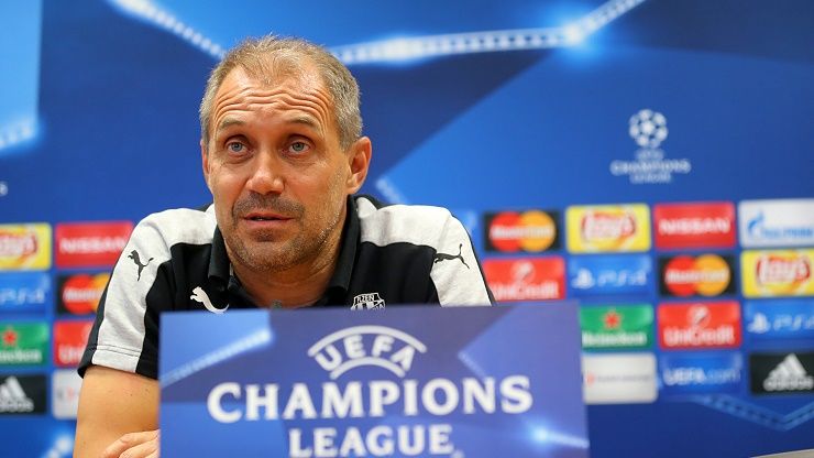 Chci, aby hráči podali výkon, po kterém budou moct odejít s hlavami nahoře, říká trenér Pivarník