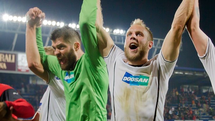 Hlasujte pro Matúše Kozáčika a Dana Koláře