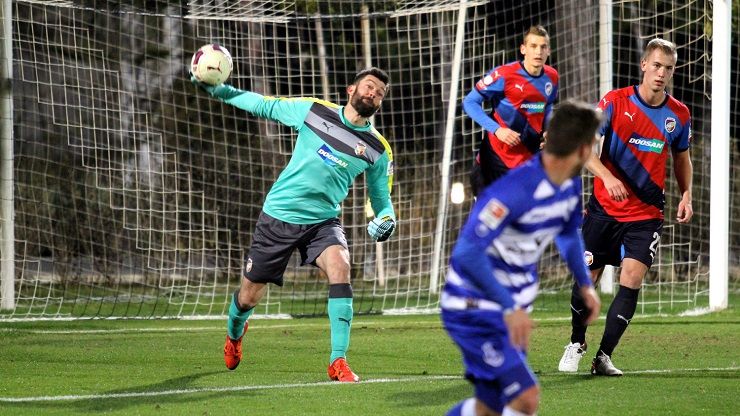 Na souboj s Markem Bakošem se těším, říká Matúš Kozáčik