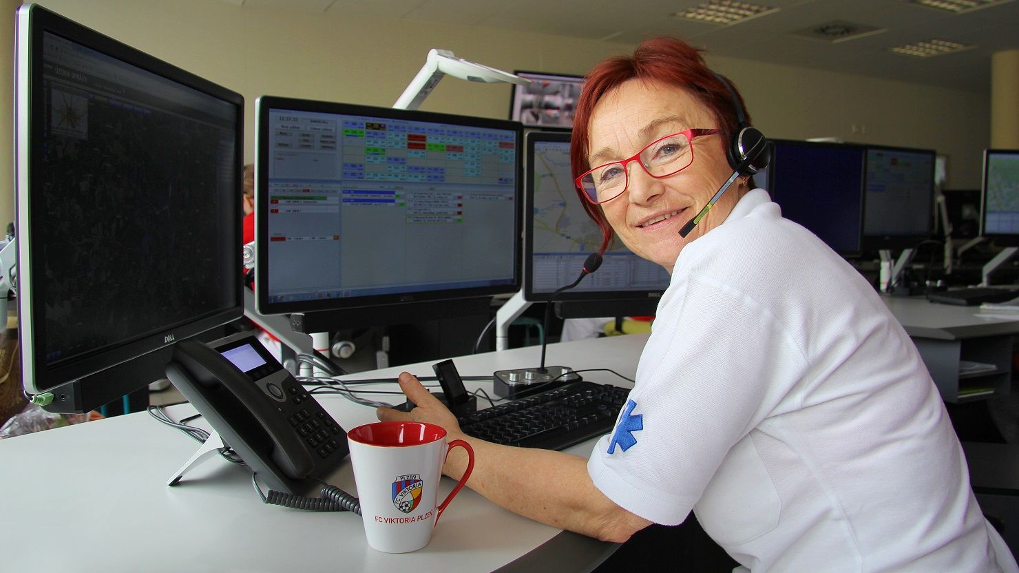 Plzeňští Hrdinové: Věra Romová zachraňuje životy na tísňové lince