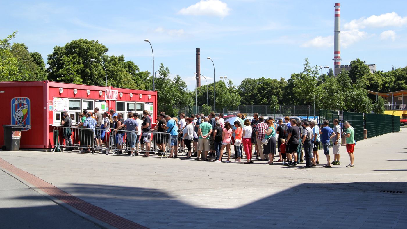 Počet držitelů permanentek se opět zastavil na čísle 7750