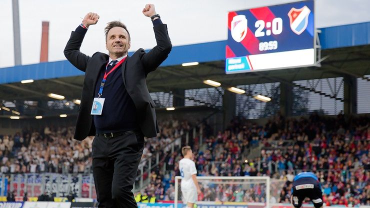 Trenérem sezóny je Karel Krejčí, nejlepším cizincem Michal Ďuriš