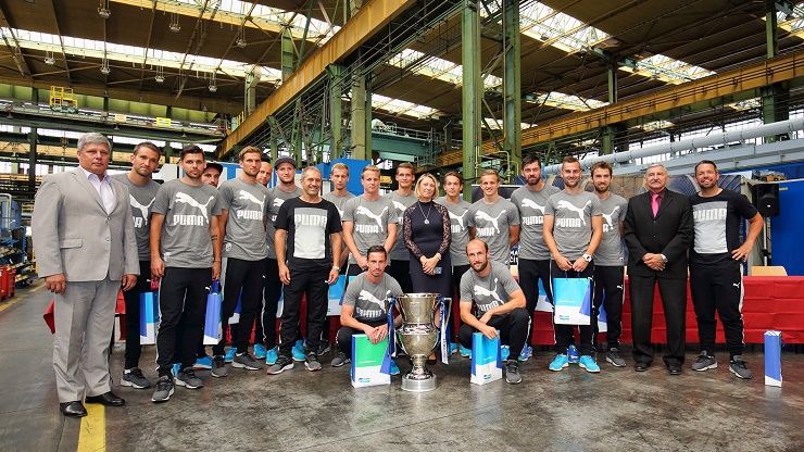 Viktoriáni se podepisovali zaměstnancům Doosanu