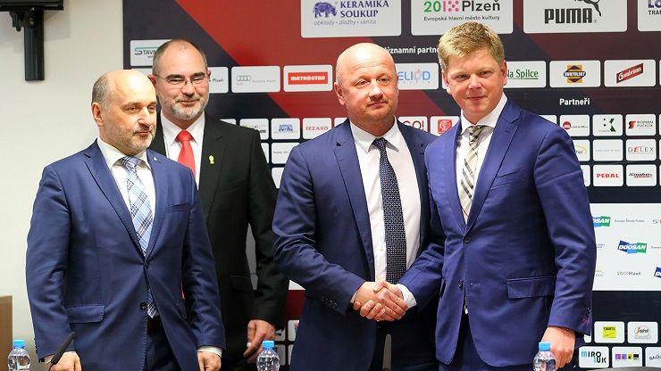 obrázek: VODÁRNA PLZEŇ se zařadila mezi hlavní partnery fotbalové Viktorie
