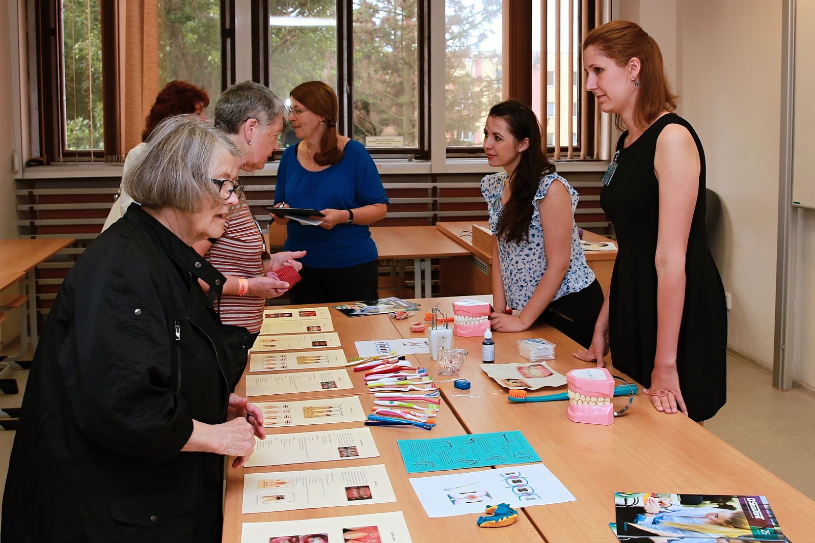 Na lékařské fakultě v Plzni proběhl první Den Heleny Zavázalové – „Studenti a senioři. Harmonie generací“