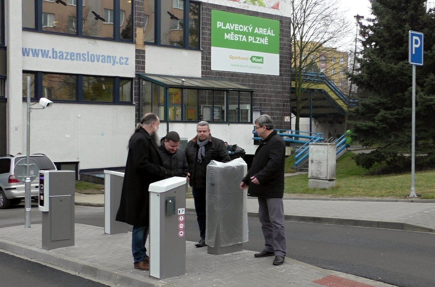 Parkoviště u Bazénu Slovany bude poskytováno zdarma pouze návštěvníkům