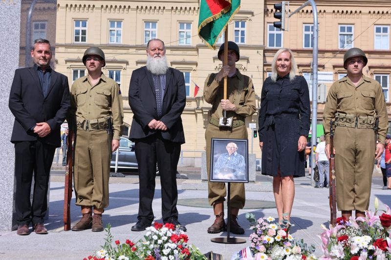 obrázek: Plzeň uctila památku amerického veterána George Thompsona