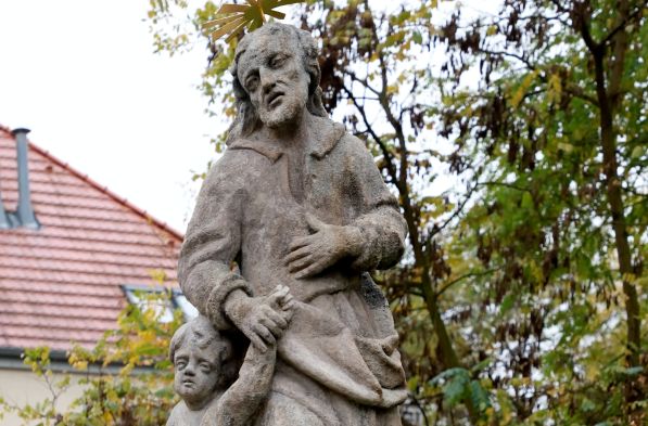 Restaurované sochy budou navráceny ke kostelíku U Ježíška