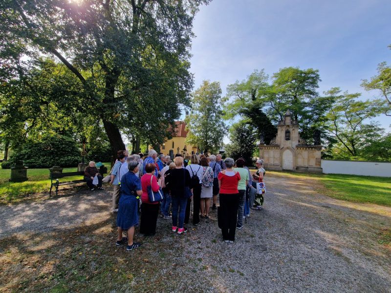 obrázek: Slovanské procházky vedly na Mikulášský hřbitov