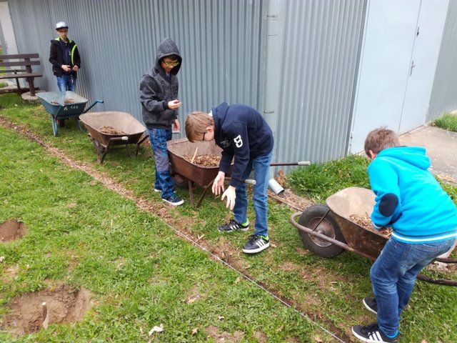 15.ZŠ a projekt Ani kapka nazmar