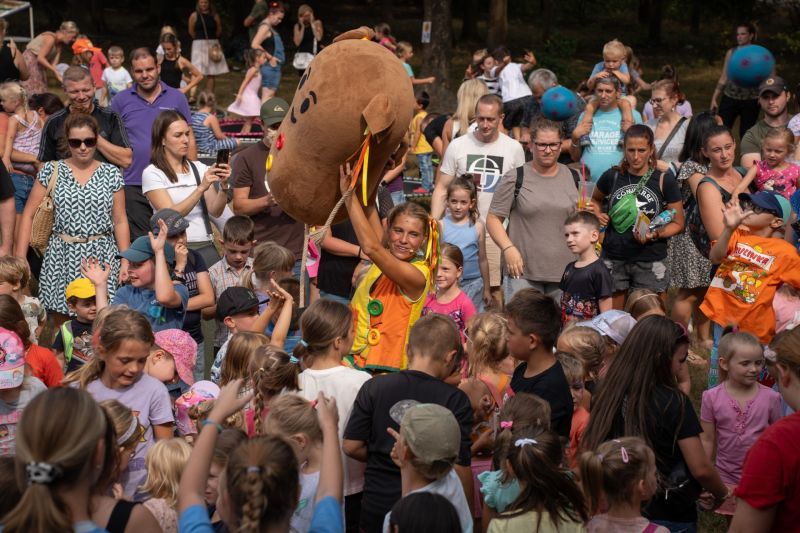 Děti přivítaly školu Prvním zvoněním