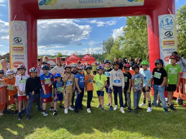 Děti z dětských domovů se proměnily v triatlonisty