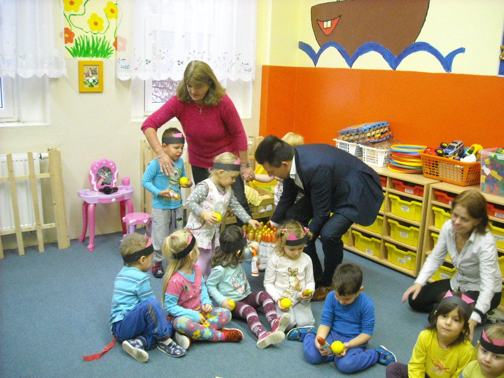 Děti z mateřských škol dostaly mikulášské dárky