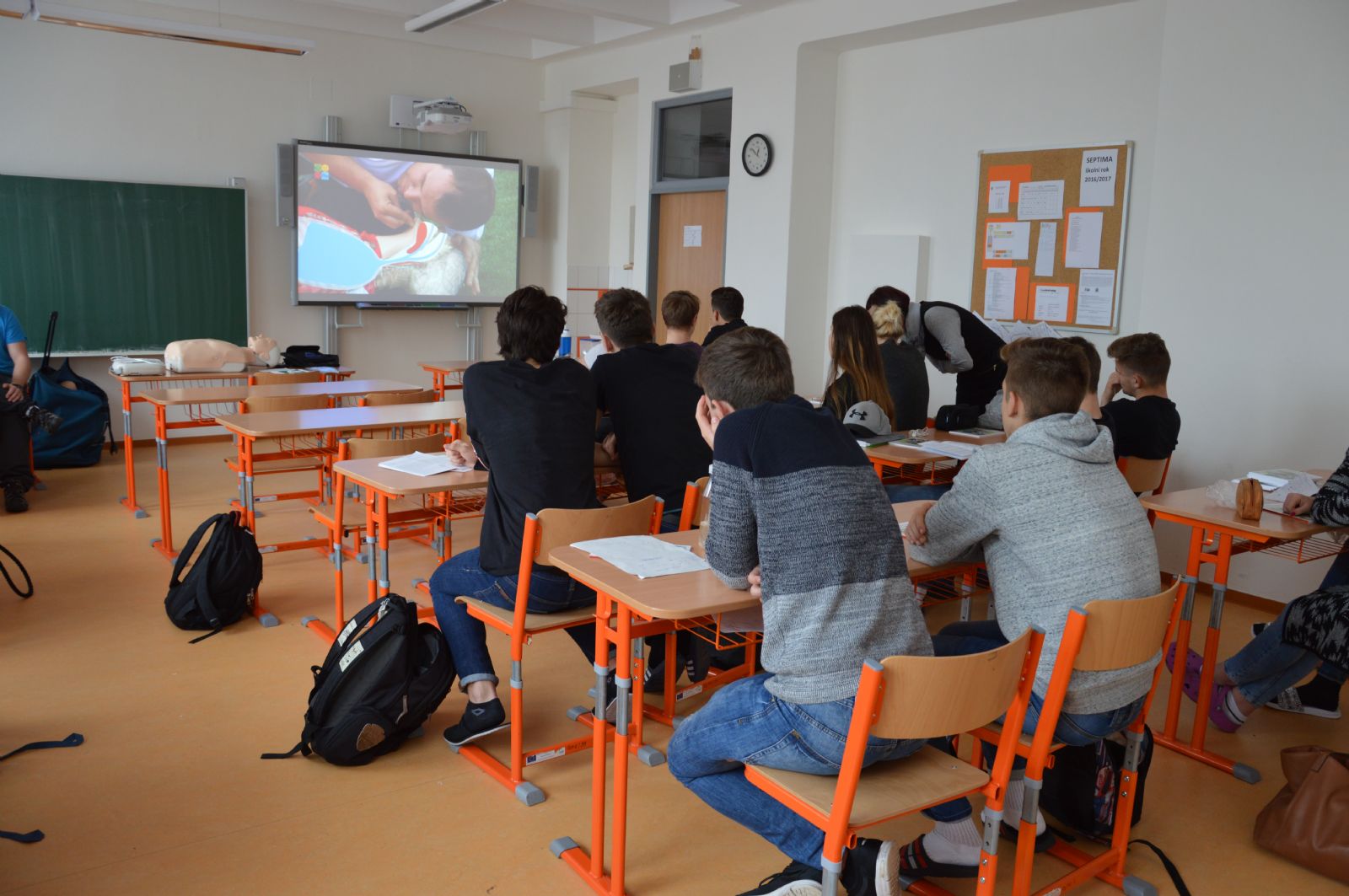 Kurz 1. pomoci pro budoucí řidiče na Sportovním gymnáziu v Plzni