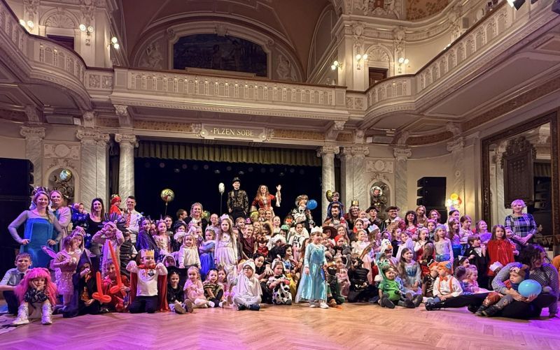 Maškarní karneval uzavřel masopustní veselí na Trojce