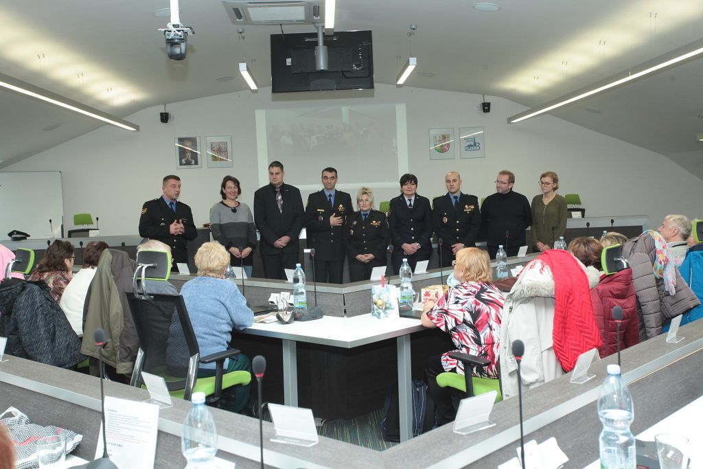 Obvod zahájí v únoru třetí Plzeňskou senior akademii