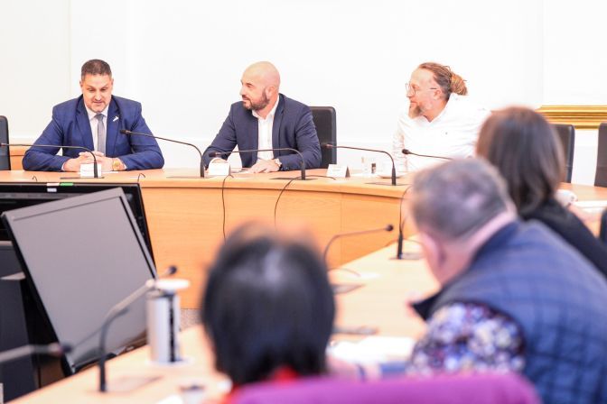 Plzeňské farmářské trhy vstupují do své sedmnácté sezóny a také do nového prostoru U Zvonu