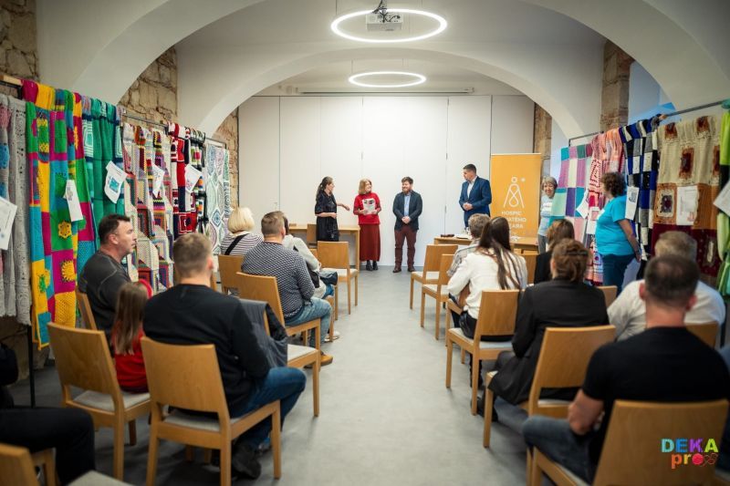 obrázek: Projekt DEKApro spojil ruce 250 lidí