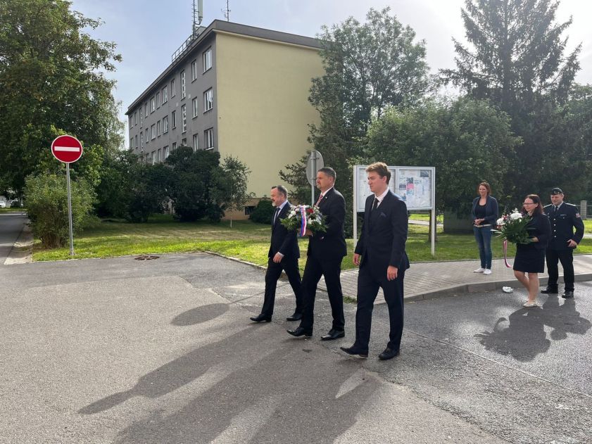obrázek: Trojka uctila památku armádního generála Heliodora Píky