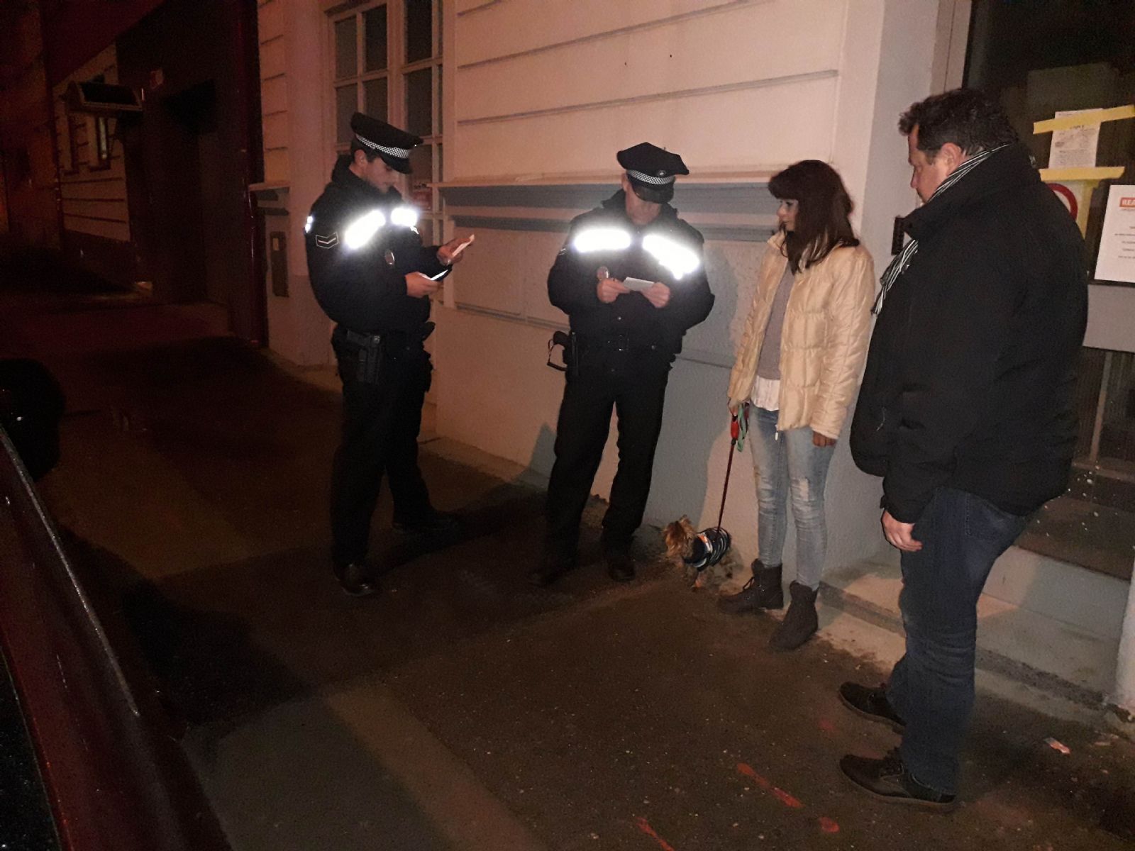 V centru města a ve Skvrňanech se dohlíželo na dodržování povinností majitelů psů