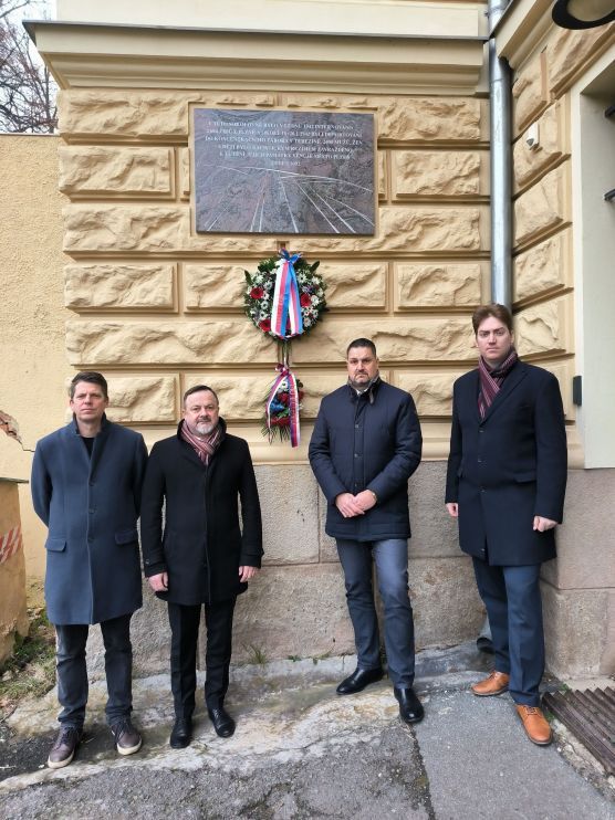 obrázek: Vedení obvodu uctilo památku deportovaných Židů