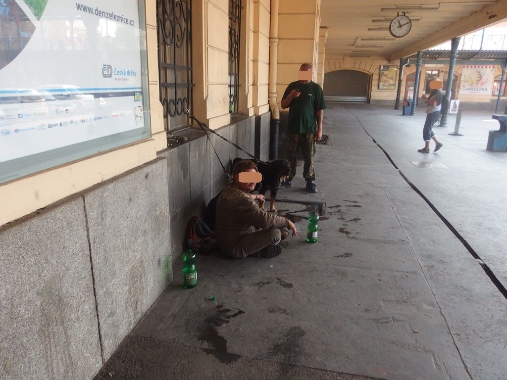 obrázek: Asociální osoby budily veřejné pohoršení