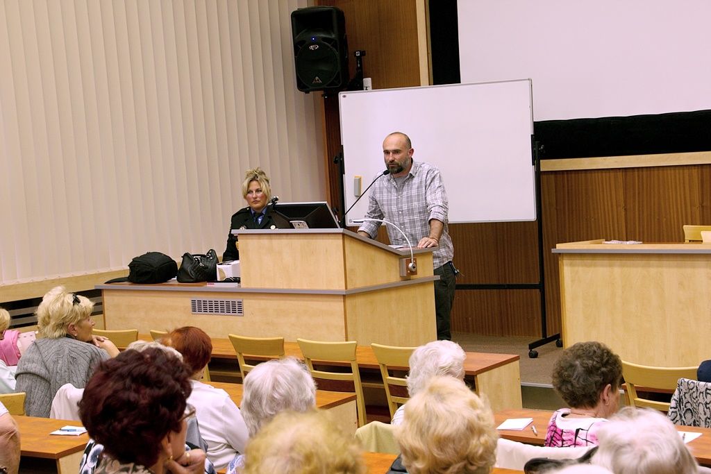 obrázek: Beseda se seniory v Šafránkově pavilonu