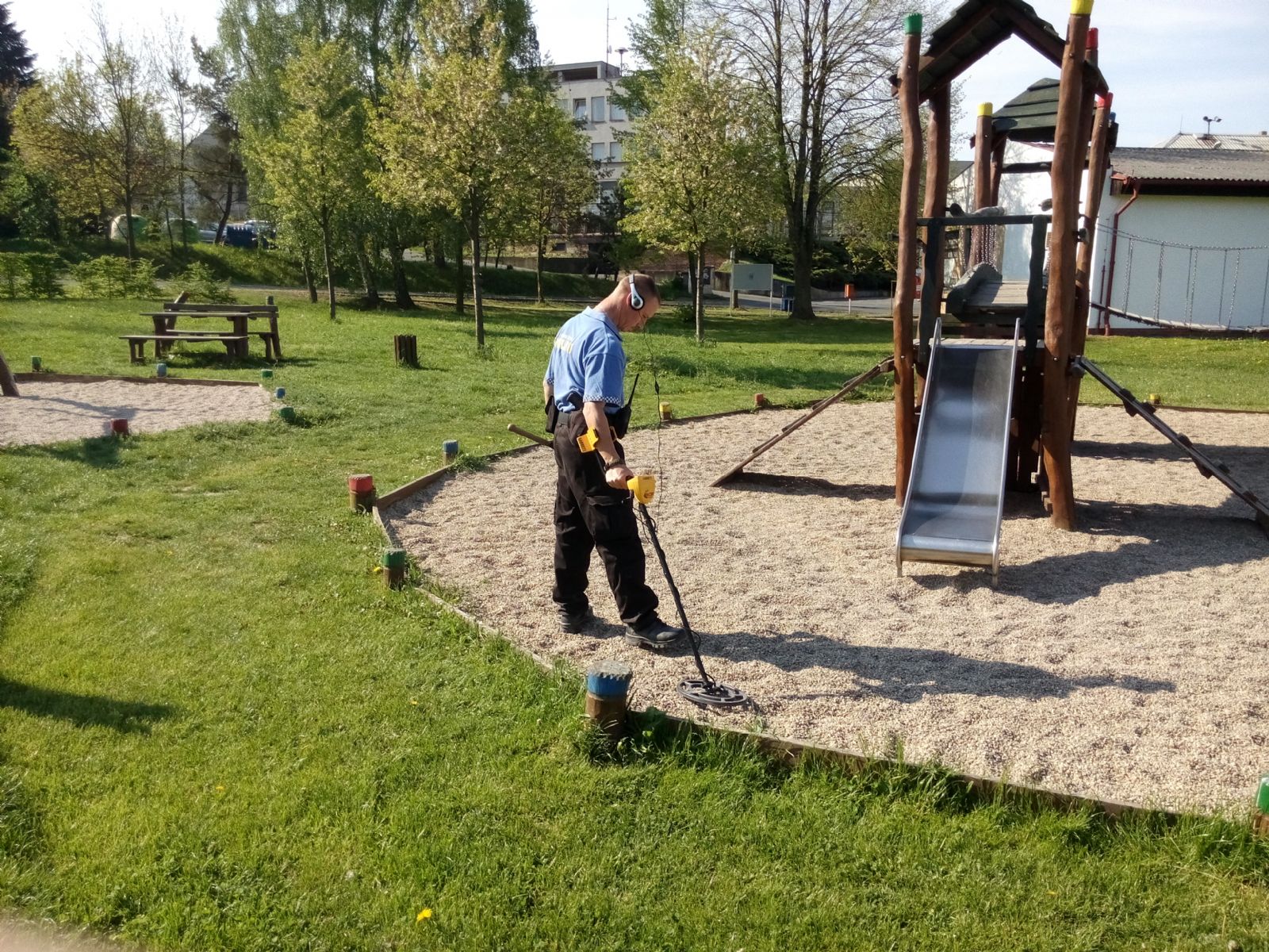 obrázek: Kontroly dětských hřišť a pískovišť proběhly také na Doubravce