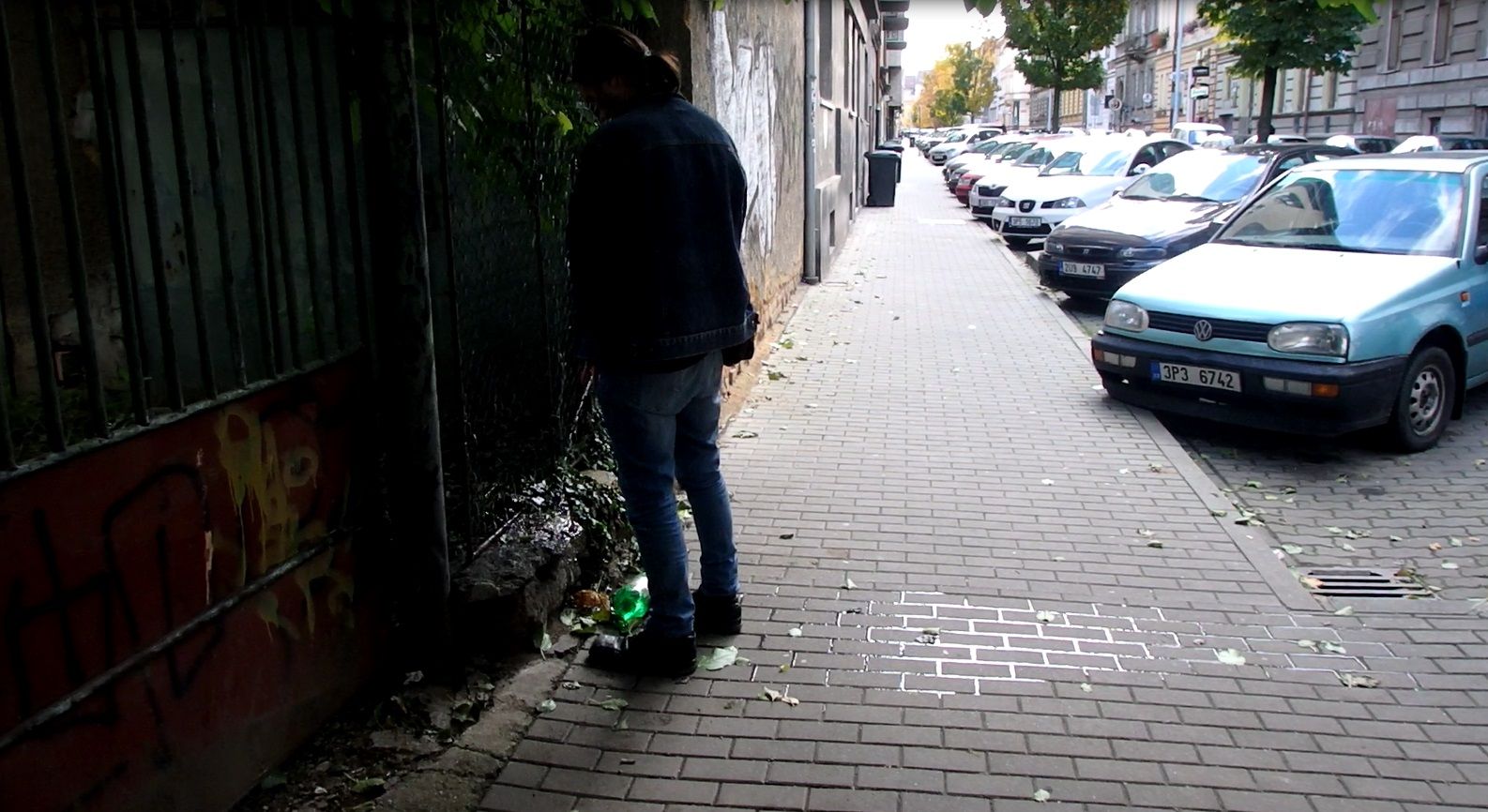 obrázek: Opilec upadl při zapínání kalhot