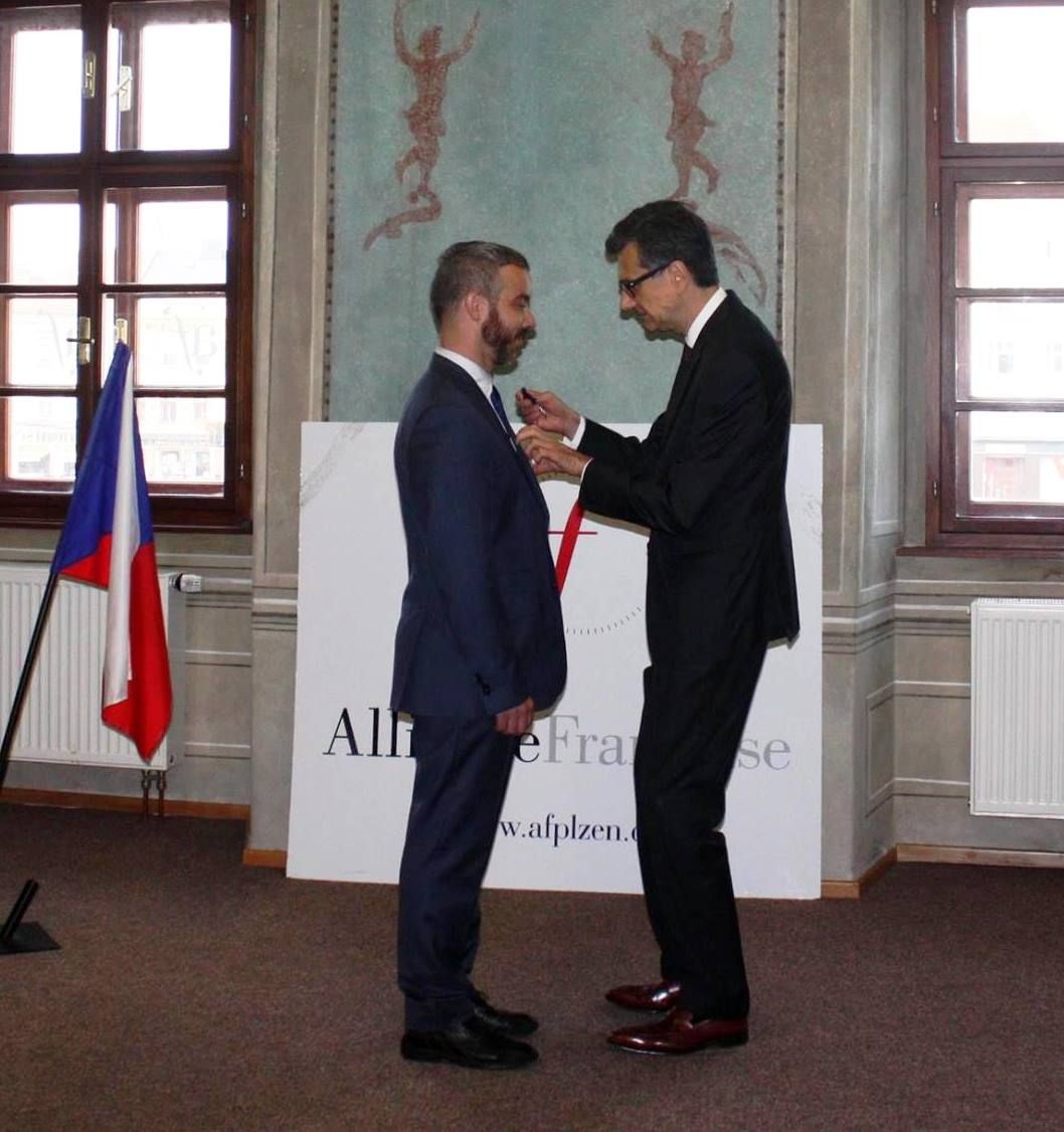 Absolvent ZČU oceněn francouzským státním vyznamenáním