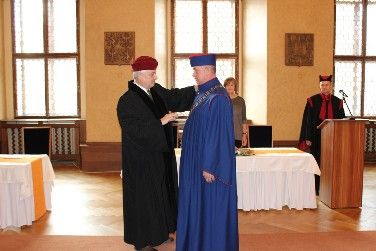 Děkan Randa byl slavnostně uveden do funkce