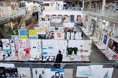 Letošní klauzury expandují i mimo budovu fakulty