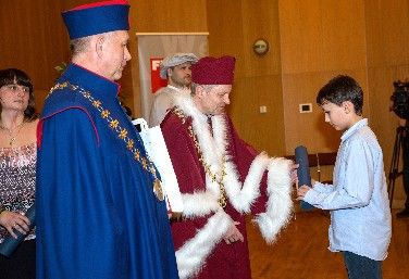 Malí absolventi promovali na Dětské univerzitě