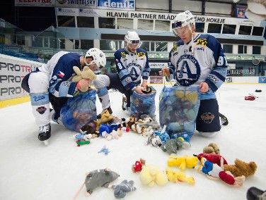 Po roce opět zasypou led plzeňské arény plyšáci