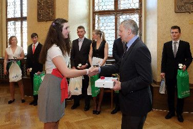 Rektor udělil cenu za skloubení sportovních a studijních výsledků