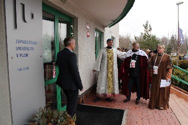obrázek: Univerzitu navštívili tři králové