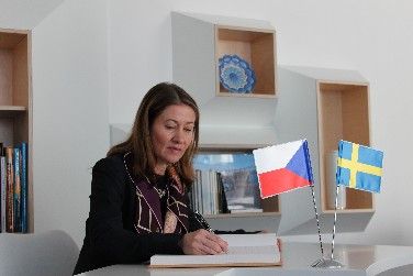 obrázek: Západočeskou univerzitu navštívila velvyslankyně Švédska