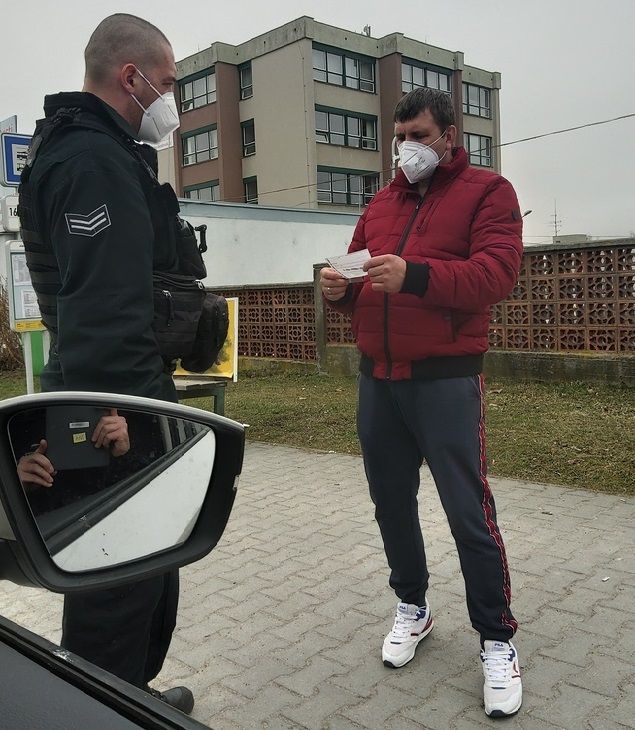 obrázek: Bezpečnost na Borech zabezpečují posílené hlídky strážníků