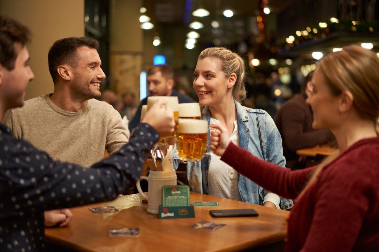 obrázek: Češi se vrátili na pivo do hospod, ukazují data Plzeňského Prazdroje 