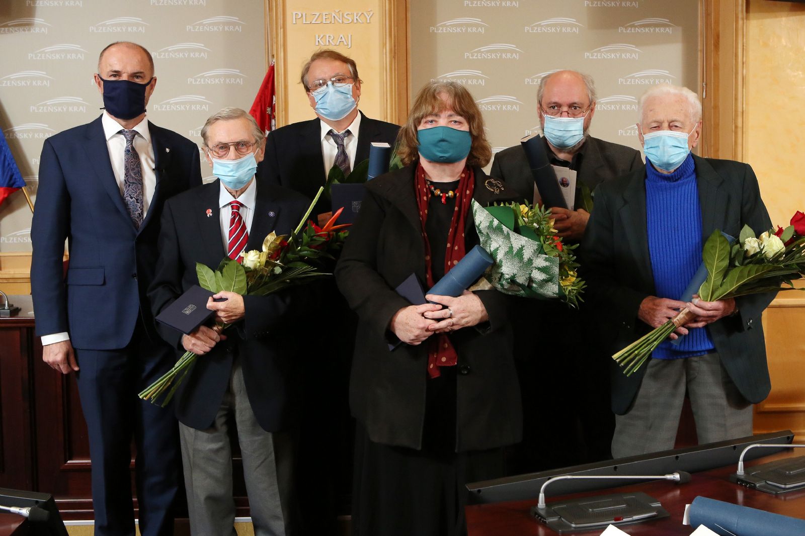 Čestnou plaketu hejtmana za odvážné postoje získaly další osobnosti