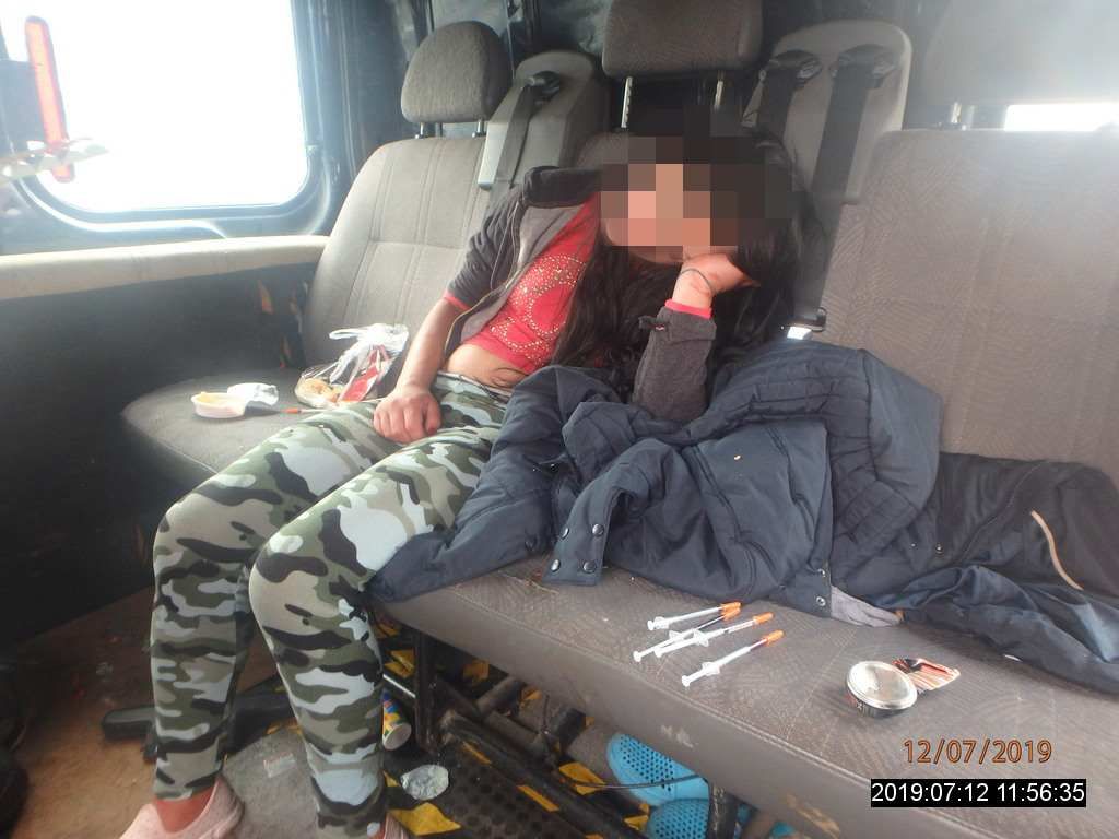 obrázek: Chtěla si aplikovat drogu, strážníci v Plzni ji vyrušili